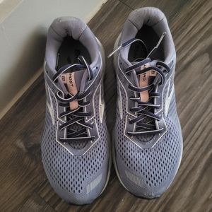 Brooks Ghost 12